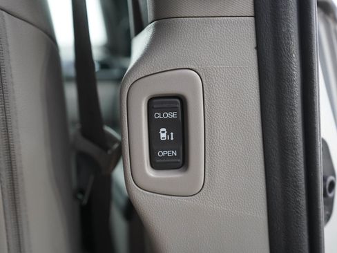 Used 2012 Honda Odyssey Touring image 19
