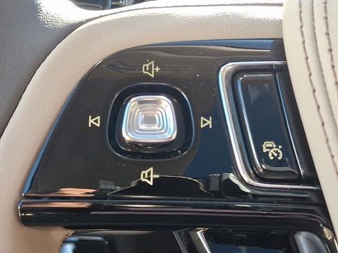 Used 2023 Lincoln Aviator Reserve w/ Equipment Group 201A image 22