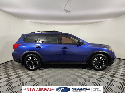 Used 2019 Nissan Pathfinder SL w/ Rock Creek Edition FWD image 6