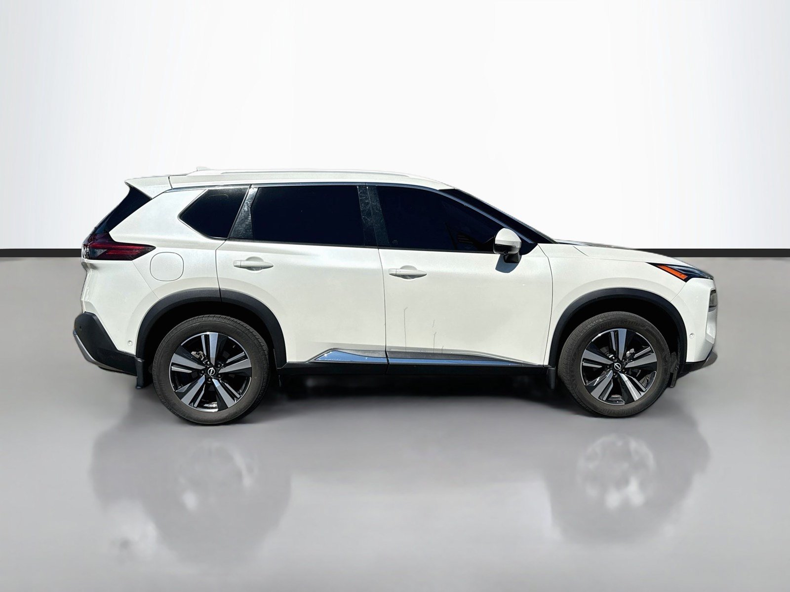Used 2023 Nissan Rogue Platinum w/ Platinum Premium Package AWD/4WD image 8