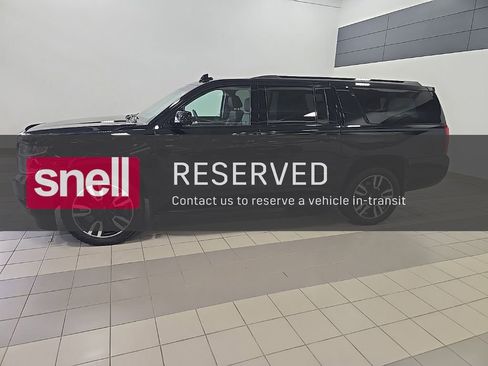 Used 2019 Chevrolet Suburban Premier image 3