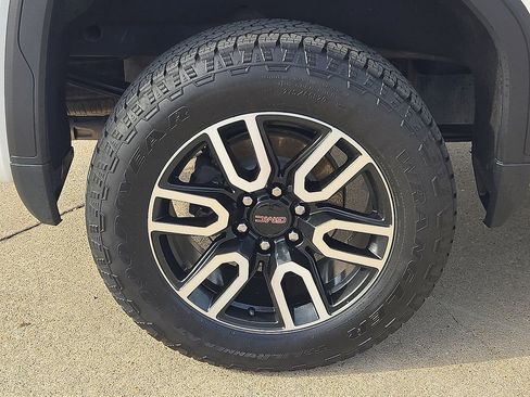 Used 2023 GMC Sierra 1500 AT4 w/ AT4 Premium Package image 7