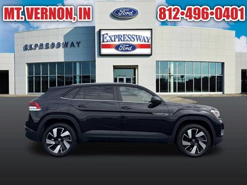 Used 2025 Volkswagen Atlas Cross Sport SE FWD image 8