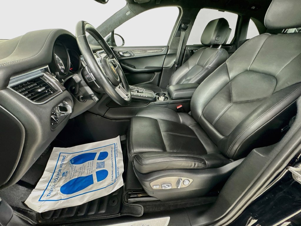 Used 2016 Porsche Macan Turbo AWD/4WD image 26