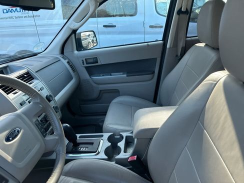 Used 2011 Ford Escape XLT w/ 203A Rapid Spec Order Code image 17