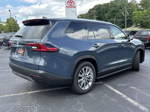 Used 2026 Toyota Grand Highlander AWD image 3