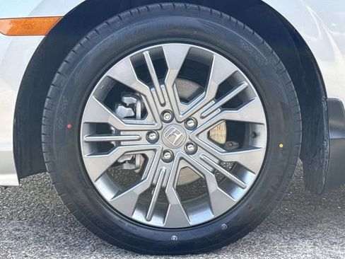 Certified 2025 Honda Odyssey Touring image 6