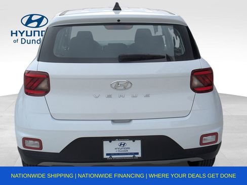 Used 2022 Hyundai Venue SE image 8