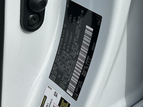 Certified 2025 Toyota Corolla Cross L FWD image 8