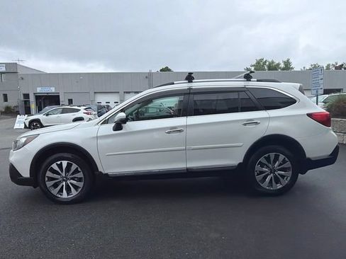Used 2019 Subaru Outback 2.5i Touring AWD/4WD image 4