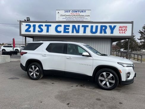 Used 2022 Chevrolet Traverse LT w/ LT Premium Package AWD/4WD image 1