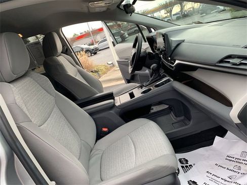 Used 2024 Toyota Sienna LE image 14