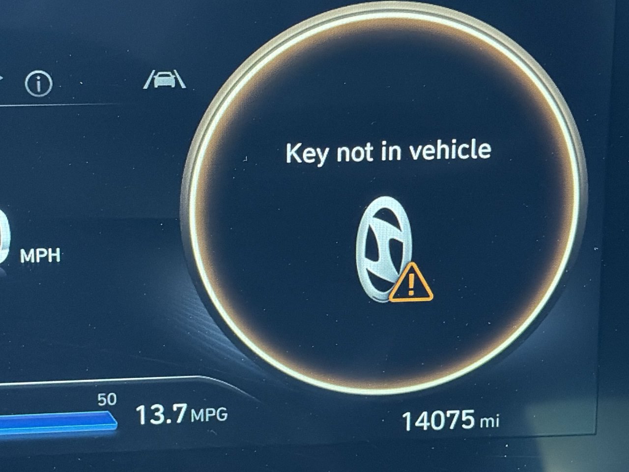 Certified 2024 Hyundai Elantra SEL FWD image 30