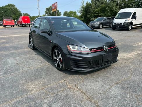 Used 2017 Volkswagen GTI SE image 5