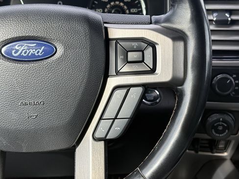 Certified 2019 Ford F150 Platinum w/ FX4 Off-Road Package AWD/4WD image 23