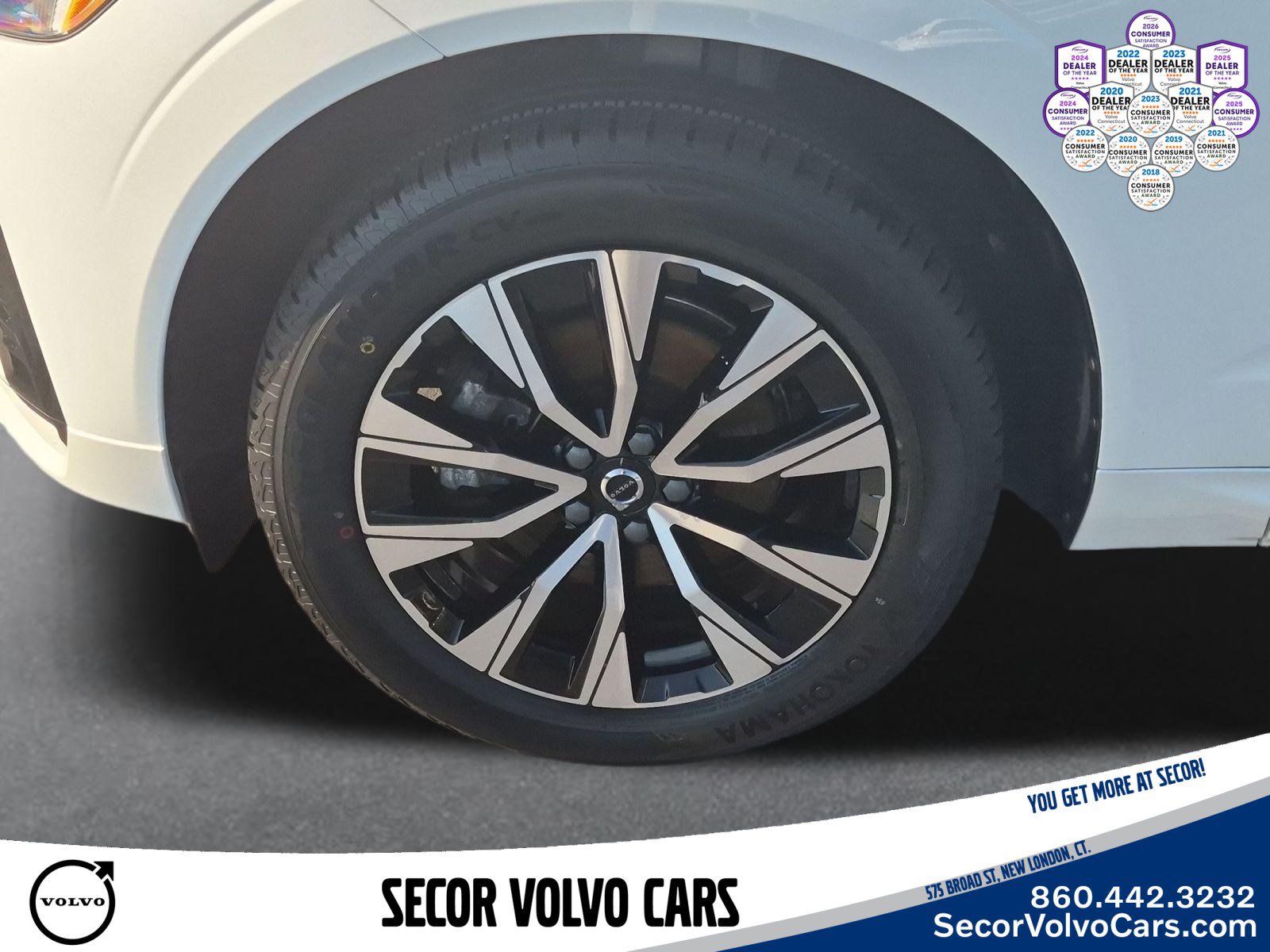 Used 2024 Volvo XC60 B5 Core w/ Protection Package Premier AWD/4WD image 25