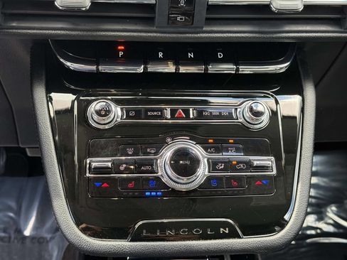 Used 2022 Lincoln Corsair AWD w/ Premium Package image 25
