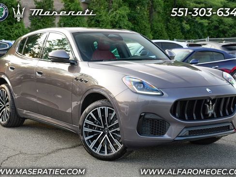 Used 2025 Maserati Grecale Modena AWD/4WD image 1