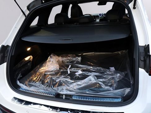 Used 2026 Mercedes-Benz GLC 300 4MATIC image 17
