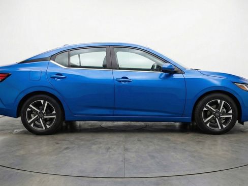 Used 2025 Nissan Sentra SV FWD image 11