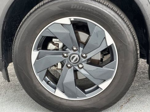 Used 2024 Nissan Rogue SV w/ SV Premium Package AWD/4WD image 25