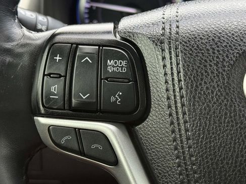 Used 2019 Toyota Highlander Limited Platinum image 21