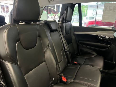 Used 2022 Volvo XC90 T5 Momentum w/ Climate Package AWD/4WD image 40