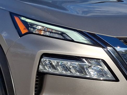 Used 2021 Nissan Rogue SL image 9