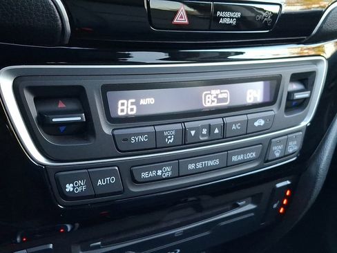 Used 2022 Honda Pilot Touring image 15