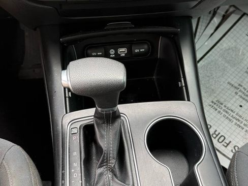 Used 2019 Kia Sorento FWD V6 image 17