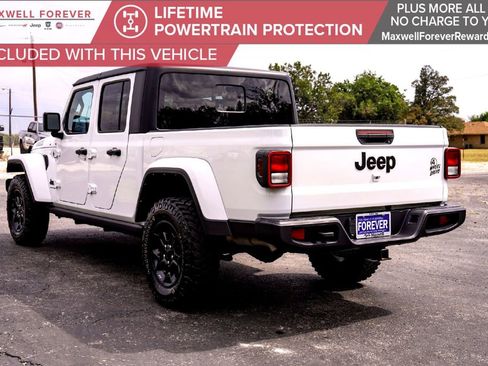Used 2023 Jeep Gladiator Willys image 11