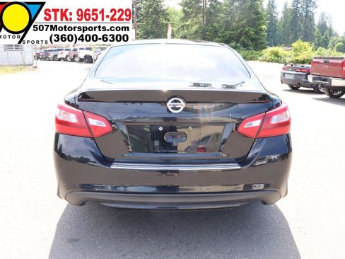 Used 2016 Nissan Altima 2.5 SR w/ Interior Lighting Package FWD image 7