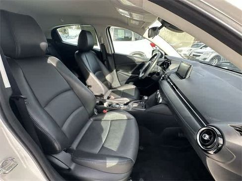 Used 2020 Toyota Yaris XLE image 21