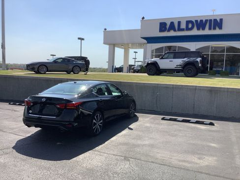 Used 2021 Nissan Altima 2.5 SR FWD image 34