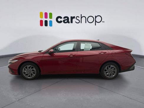 Used 2024 Hyundai Elantra SEL FWD image 2