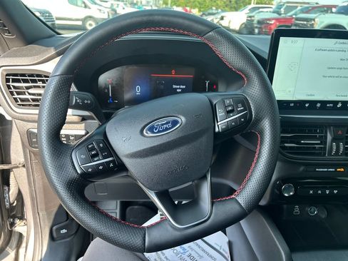 Used 2024 Ford Escape ST-Line w/ Tech Pack #1 AWD/4WD image 16