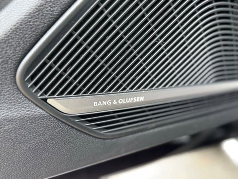 Used 2018 Audi A4 2.0T Ultra Premium Plus w/ Premium Plus Package image 18