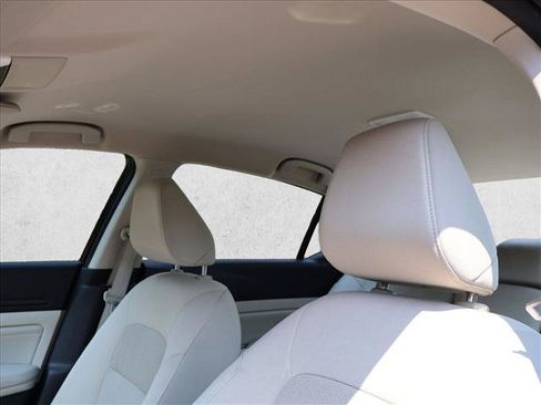 Used 2019 Nissan Altima 2.5 S FWD image 18