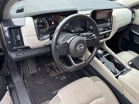 Certified 2023 Nissan Pathfinder SV image 9