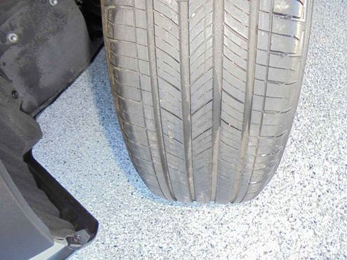 Used 2023 Toyota RAV4 XLE w/ Convenience Package image 5