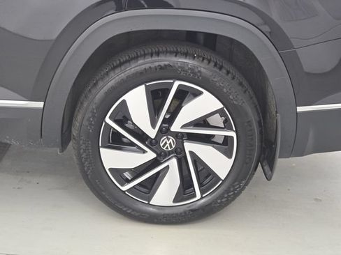 Certified 2025 Volkswagen Atlas SEL AWD/4WD image 36