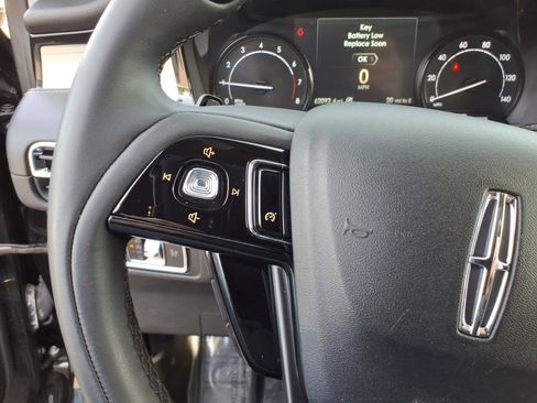 Used 2022 Lincoln Corsair AWD w/ Equipment Group 101A image 15