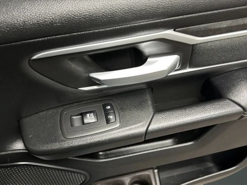 Used 2020 RAM 1500 Big Horn AWD/4WD image 17