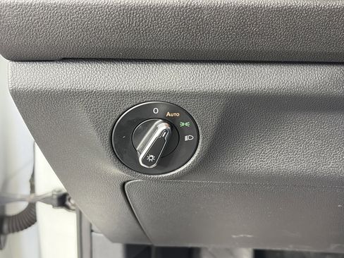 Used 2023 Volkswagen Jetta SE FWD image 26