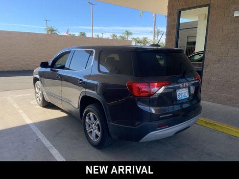 Used 2017 GMC Acadia SLE image 6