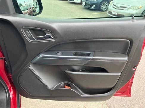 Used 2017 GMC Canyon SLE w/ All Terrain Package image 19