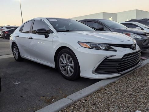 Used 2022 Toyota Camry LE image 3