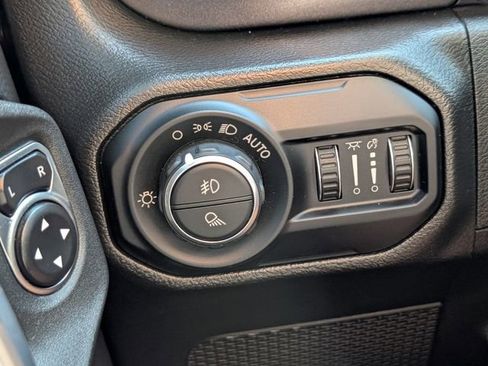 Used 2022 Jeep Gladiator Mojave w/ LED Lighting Group AWD/4WD image 29