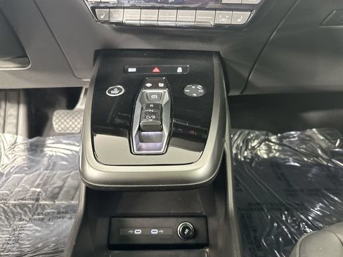 Used 2023 Audi Q4 e-tron Premium Plus w/ Premium Plus AWD/4WD image 9