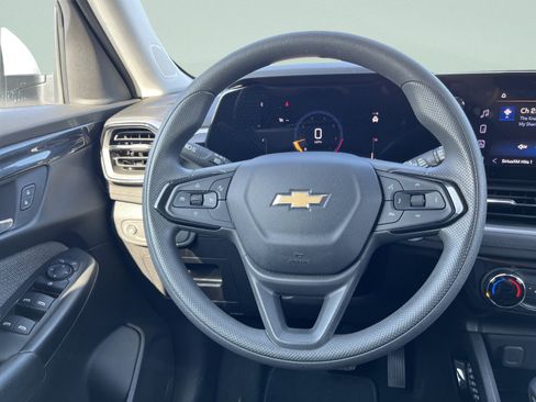 Used 2025 Chevrolet TrailBlazer LT AWD/4WD image 24
